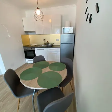 Zold Ido Apartman Διαμέρισμα *